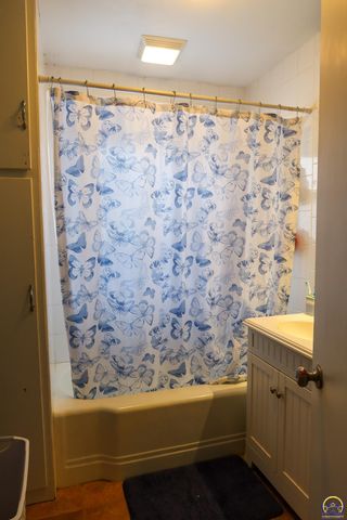 2021 Morningside Dr, Emporia, KS 66801