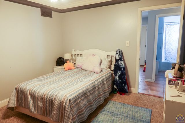 2021 Morningside Dr, Emporia, KS 66801