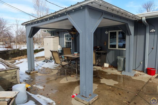 2021 Morningside Dr, Emporia, KS 66801