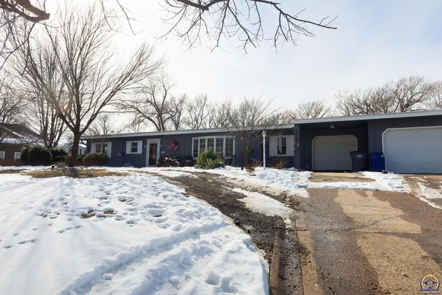 2021 Morningside Dr, Emporia, KS 66801