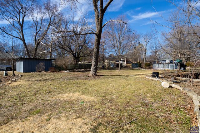2021 Morningside Dr, Emporia, KS 66801
