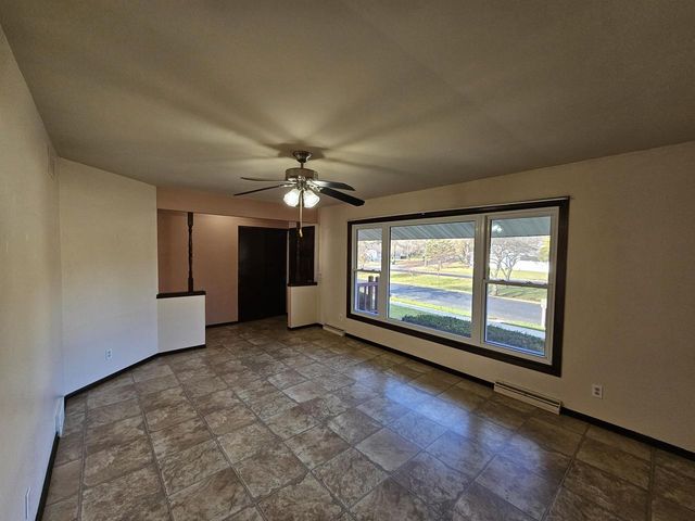 1305 Endl BOULEVARD, Fort Atkinson, WI 53538