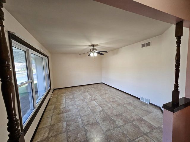 1305 Endl BOULEVARD, Fort Atkinson, WI 53538