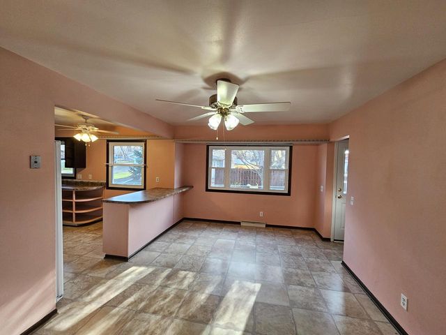 1305 Endl BOULEVARD, Fort Atkinson, WI 53538