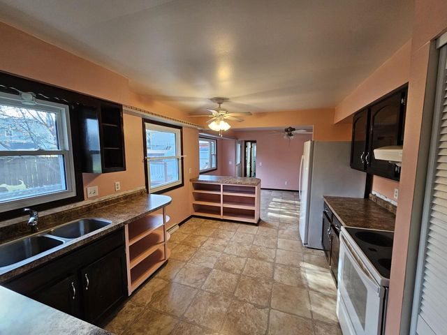 1305 Endl BOULEVARD, Fort Atkinson, WI 53538