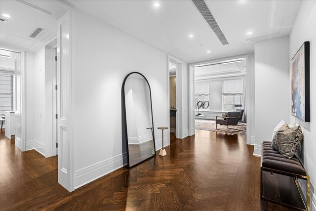 159 E Walton Place 5G, Chicago, IL 60611
