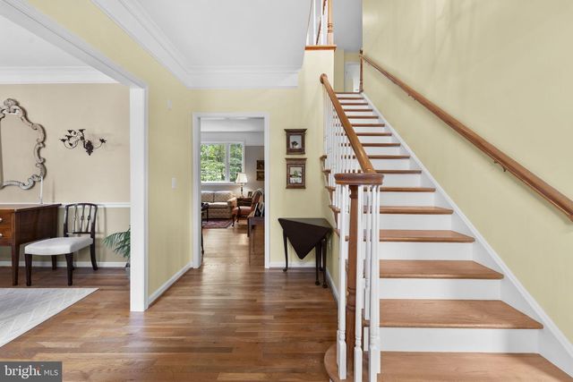 19725 WOODTRAIL RD, Round Hill, VA 20141
