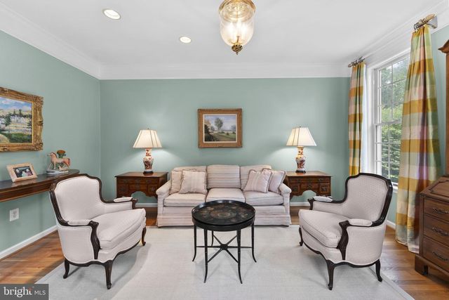19725 WOODTRAIL RD, Round Hill, VA 20141