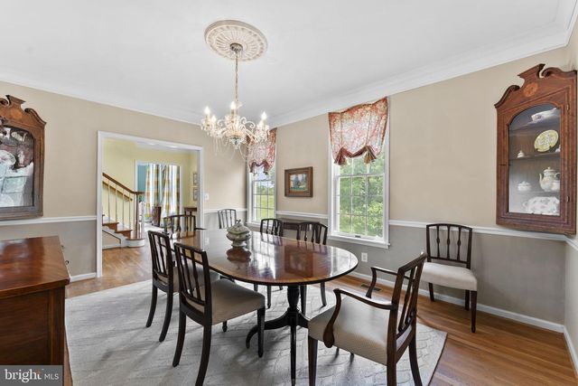 19725 WOODTRAIL RD, Round Hill, VA 20141