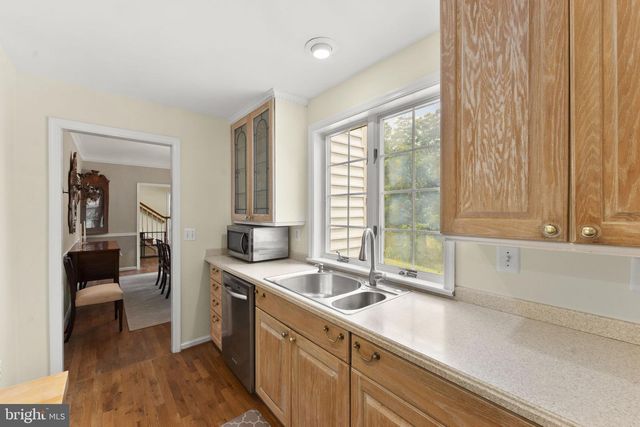 19725 WOODTRAIL RD, Round Hill, VA 20141