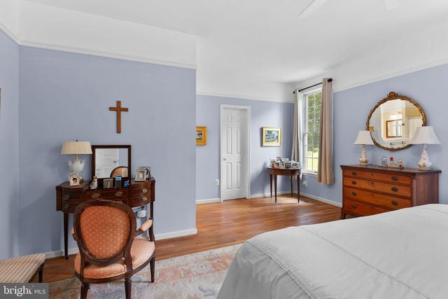 19725 WOODTRAIL RD, Round Hill, VA 20141