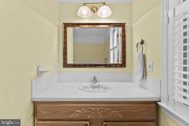 19725 WOODTRAIL RD, Round Hill, VA 20141