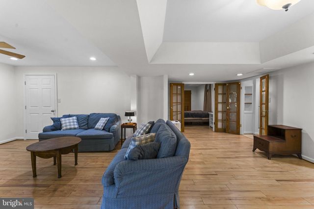 19725 WOODTRAIL RD, Round Hill, VA 20141