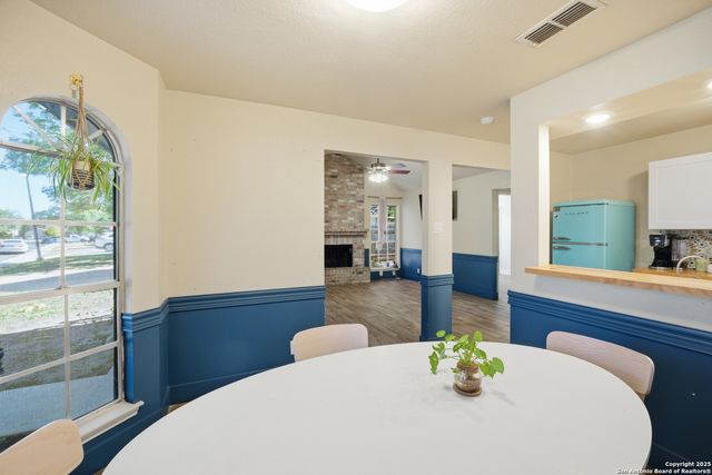 11434 Fort Wyne Dr, San Antonio, TX 78245