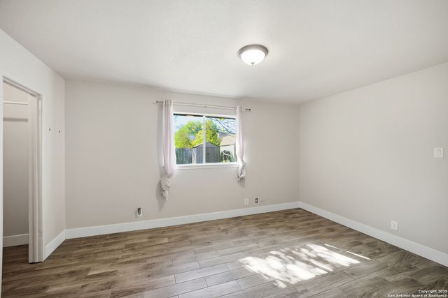 11434 Fort Wyne Dr, San Antonio, TX 78245