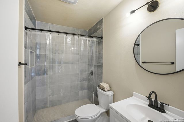 11434 Fort Wyne Dr, San Antonio, TX 78245