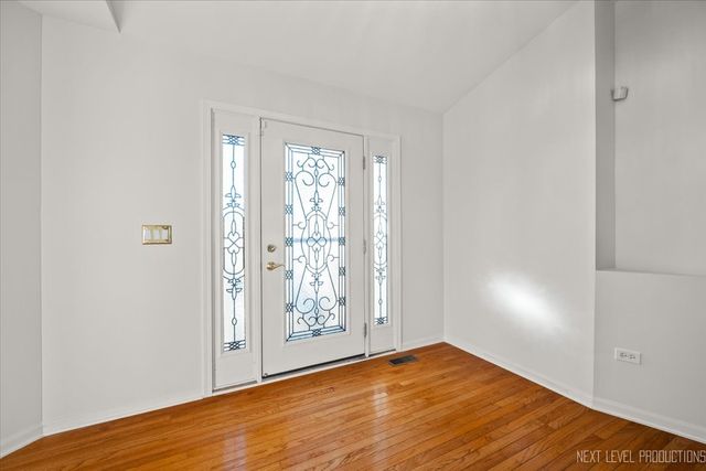 608 Clearwater Court, Oswego, IL 60543