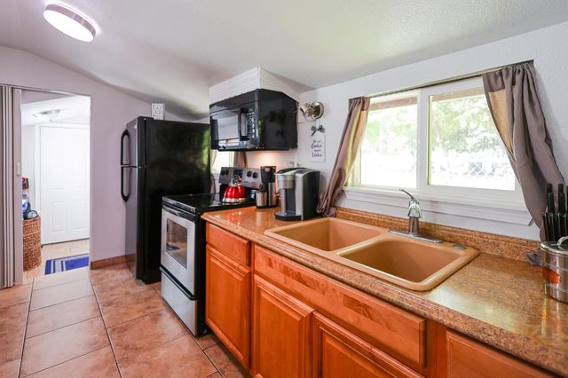 14120 Grove St, Walnut Grove, CA 95690