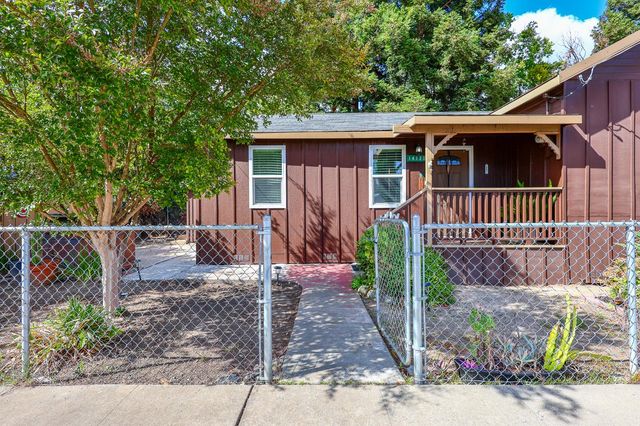 14120 Grove St, Walnut Grove, CA 95690