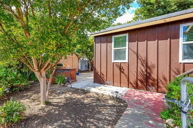 14120 Grove St, Walnut Grove, CA 95690