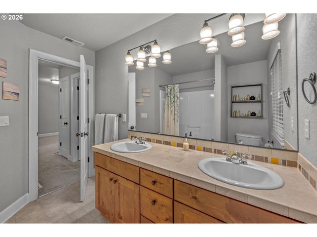 769 Ne 66TH Ave, Hillsboro, OR 97124