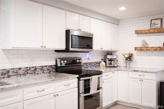 8971 Highland Drive, Freeland, MI 48623