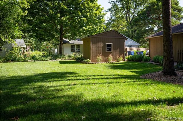 8971 Highland Drive, Freeland, MI 48623