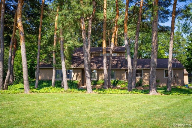 8971 Highland Drive, Freeland, MI 48623