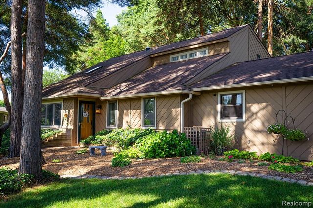 8971 Highland Drive, Freeland, MI 48623