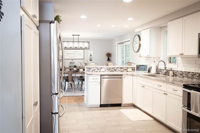 8971 Highland Drive, Freeland, MI 48623