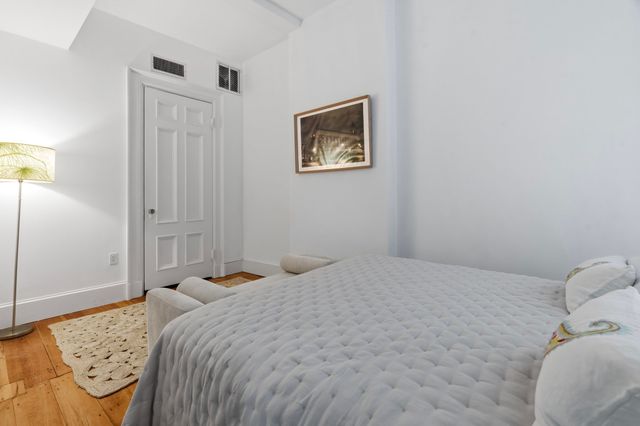 302 Commonwealth Ave 3, Boston, MA 02115