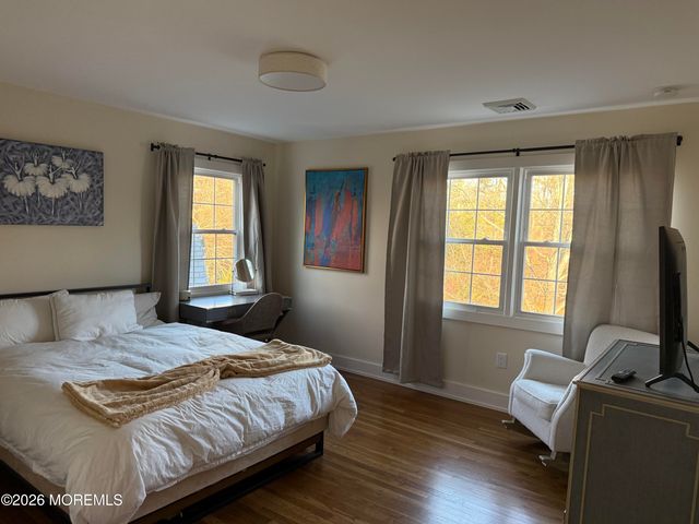 50 Farm Road, Middletown, NJ 07748