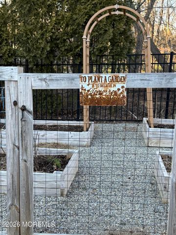 50 Farm Road, Middletown, NJ 07748