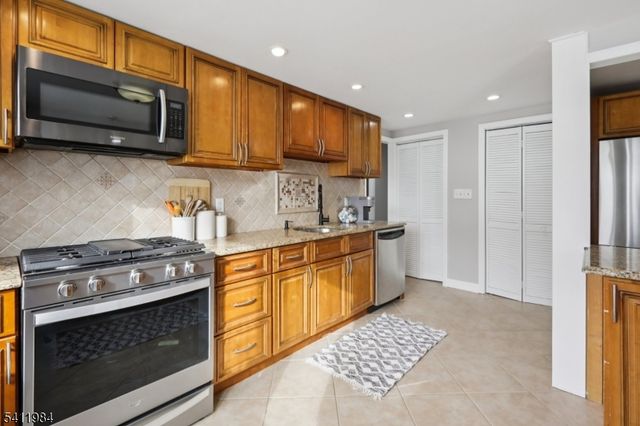 26 Linda Ave, Woodbridge Twp., NJ 07067