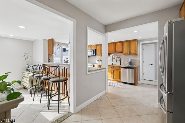 26 Linda Ave, Woodbridge Twp., NJ 07067