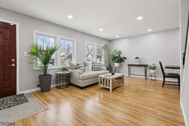 26 Linda Ave, Woodbridge Twp., NJ 07067