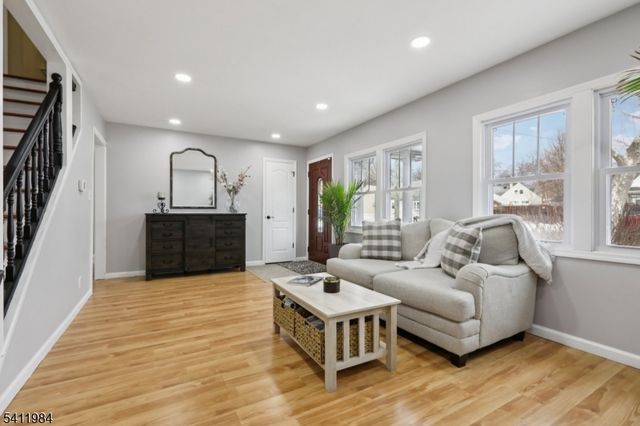 26 Linda Ave, Woodbridge Twp., NJ 07067