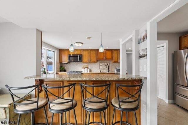 26 Linda Ave, Woodbridge Twp., NJ 07067