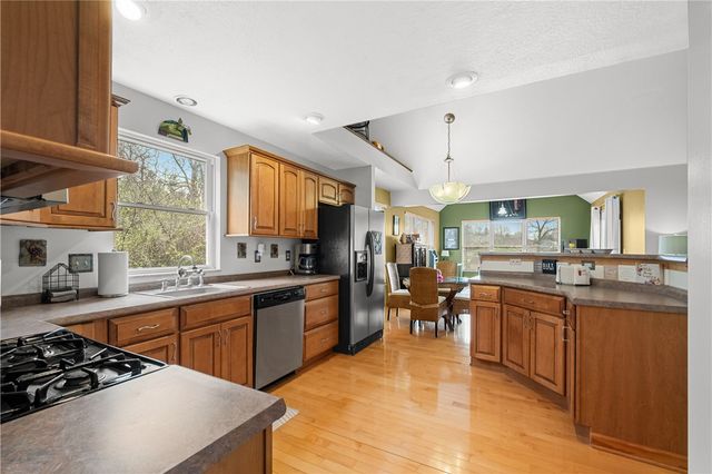 478 Spruce Ln, Houston, PA 15342