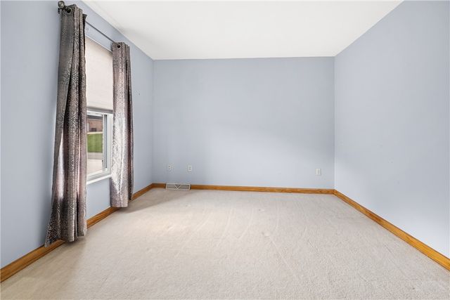 478 Spruce Ln, Houston, PA 15342