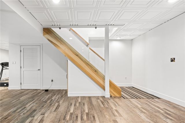 478 Spruce Ln, Houston, PA 15342