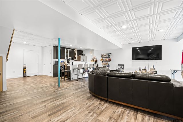 478 Spruce Ln, Houston, PA 15342