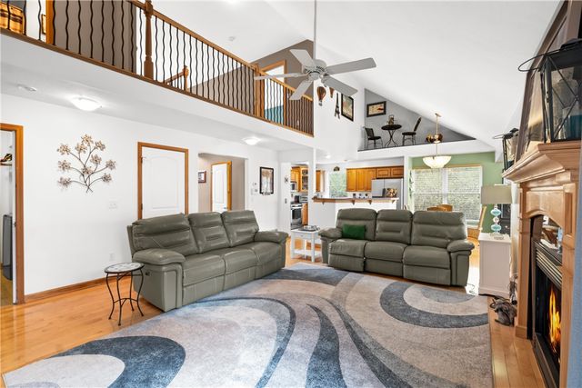 478 Spruce Ln, Houston, PA 15342