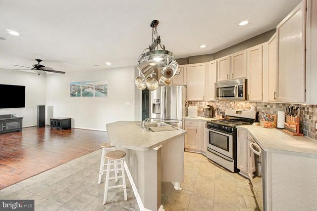 93 RINGGOLD RD, Fredericksburg, VA 22405