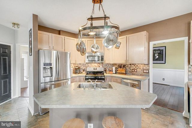 93 RINGGOLD RD, Fredericksburg, VA 22405