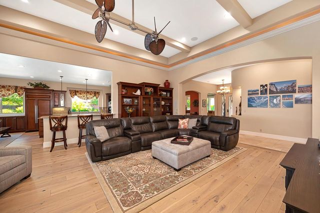 1699 Errol Ct, Folsom, CA 95630