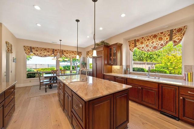 1699 Errol Ct, Folsom, CA 95630