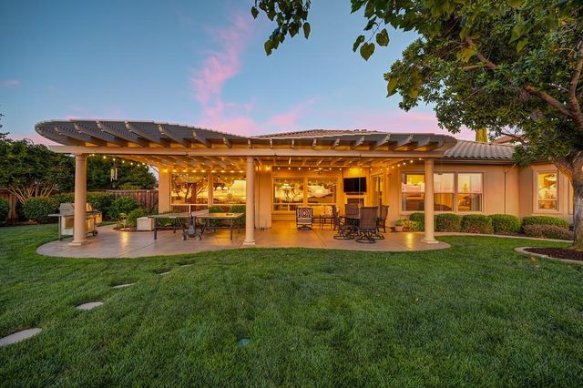 1699 Errol Ct, Folsom, CA 95630