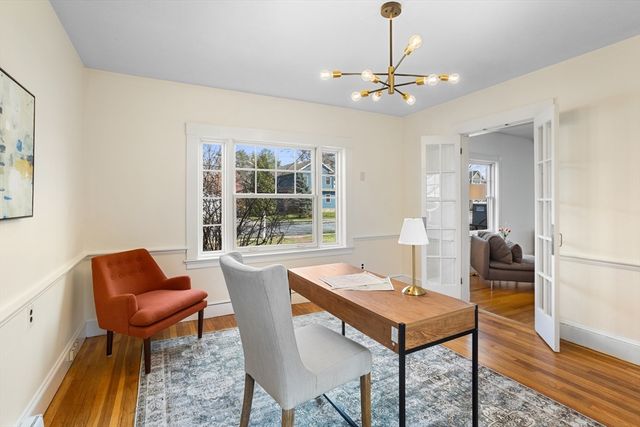 34 Fletcher Rd, Bedford, MA 01730