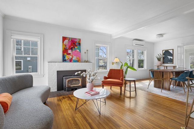 34 Fletcher Rd, Bedford, MA 01730